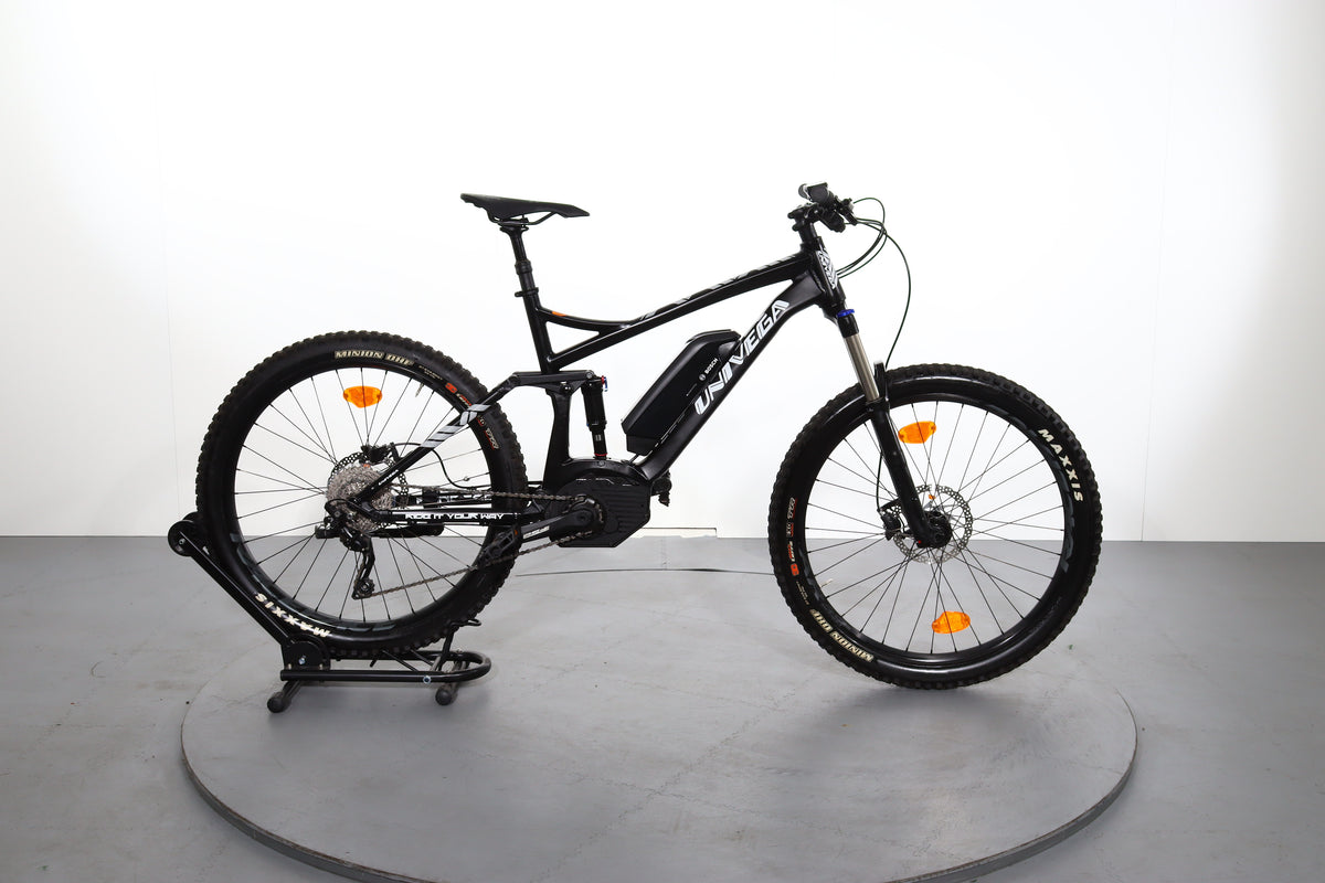 metal gear solid rising revengeance 2 Sporty Fahrradsattel Universal Foam New for 2026 Farbe:Cyanblau