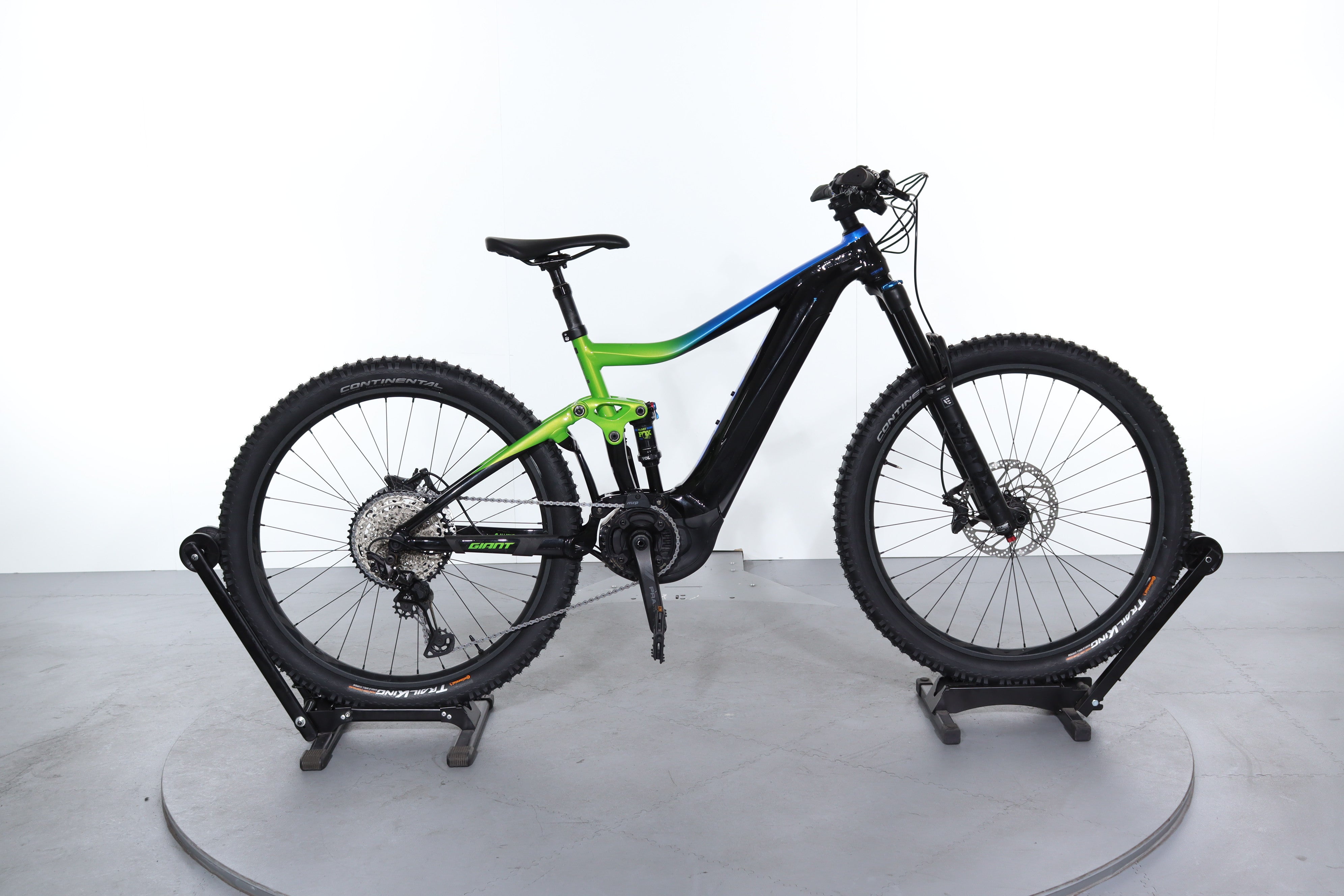 Vtt electrique giant tout best sale suspendu 2019