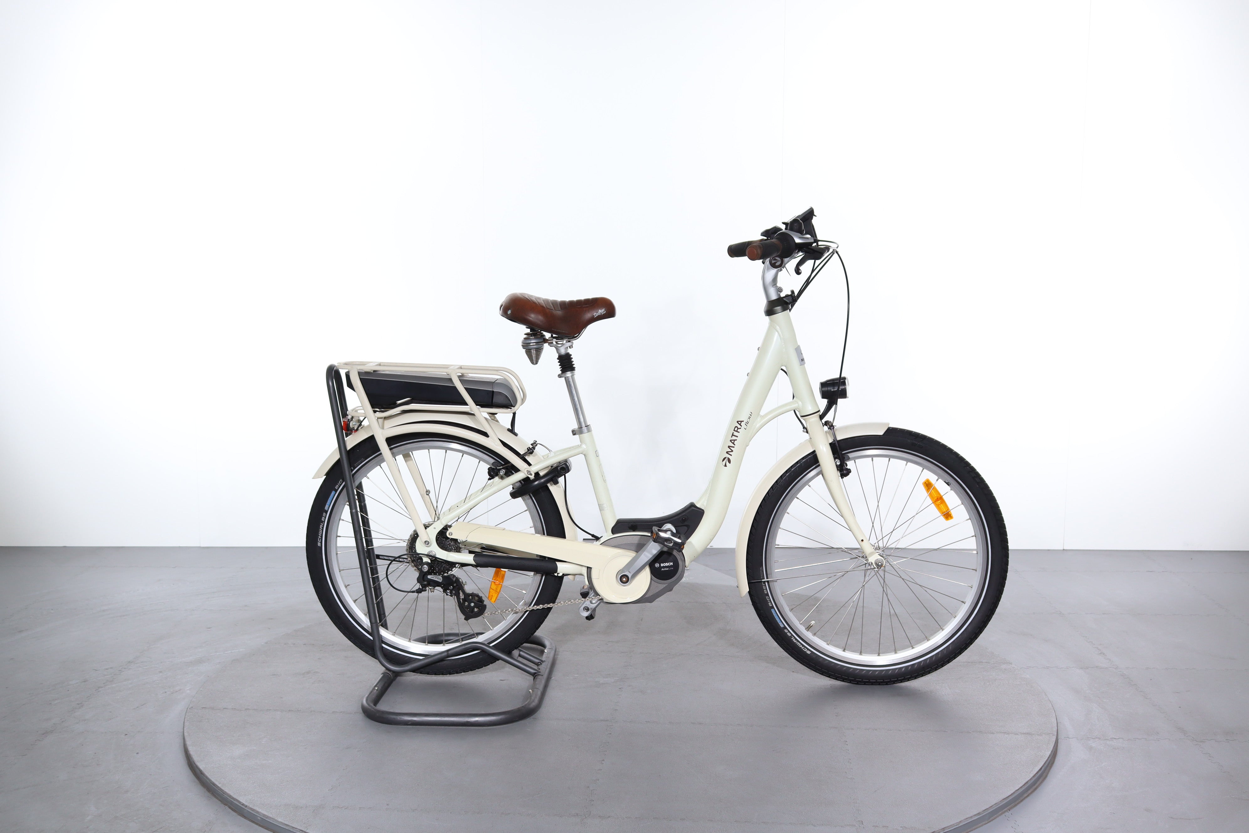 Vélo de Trekking Electrique MATRA I-STEEP Cross Confort D9 Couleur Vélo de Trekking Electrique MATRA I-STEEP Cross Confort D9 Couleur